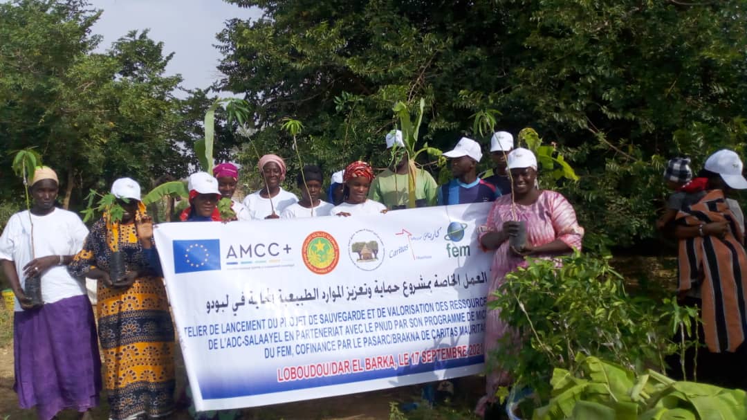 Participation en tant invité observateur, au 1er sommet mondial des Eco- villages à Dakar, qui a regroupé 40 nationalités