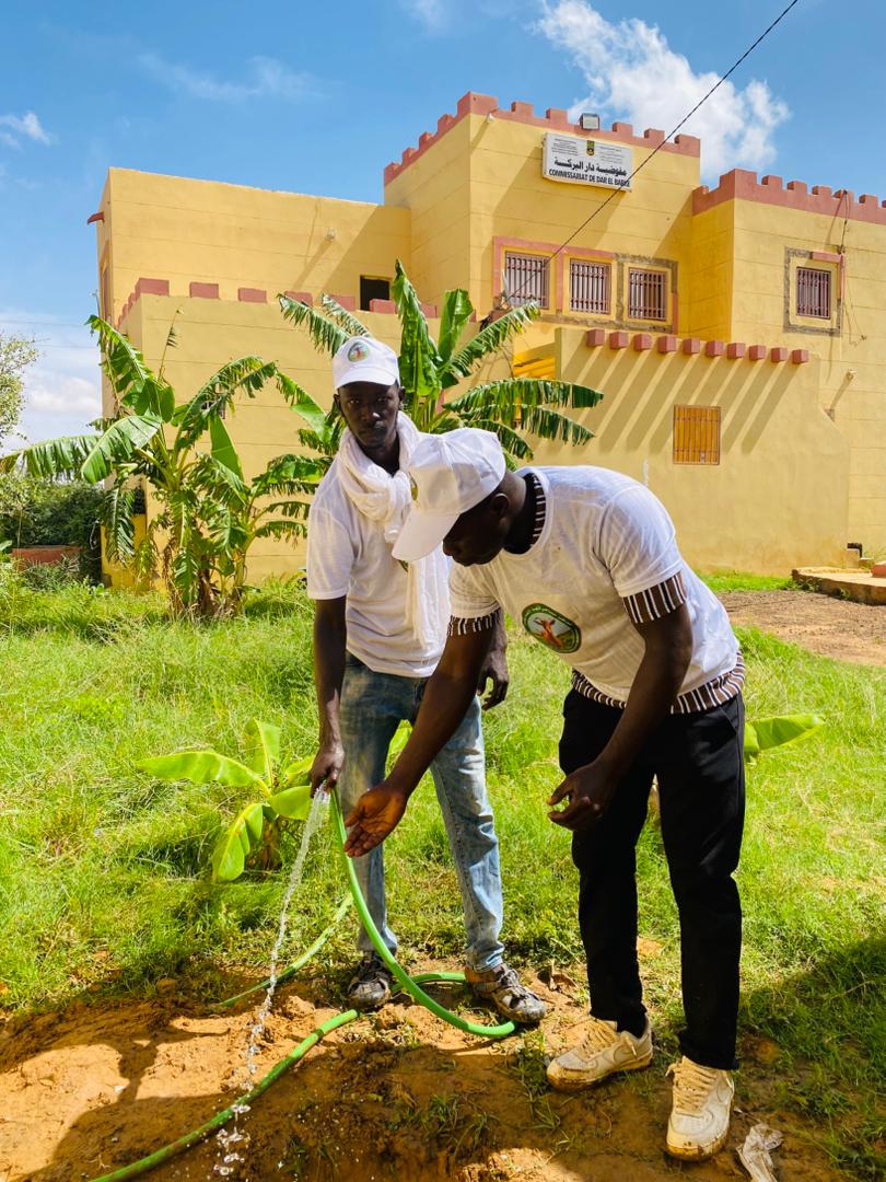 <p>
	Cette cérémonie de reboisement a été réalisée le 15 Août 2025 sous la supervision de  Monsieur Sidi Md Jedne, Chef d'Arrondissement de Dar El Barka assisté de Monsieur Abeid Id Md Abd, Maire de la Commune de Dar El Barka,du Commissaire de Police,du Commandant de Brigade de la Gendarmerie et du  Chef de Centre Technique d'élevage de E.Cham.</p>
